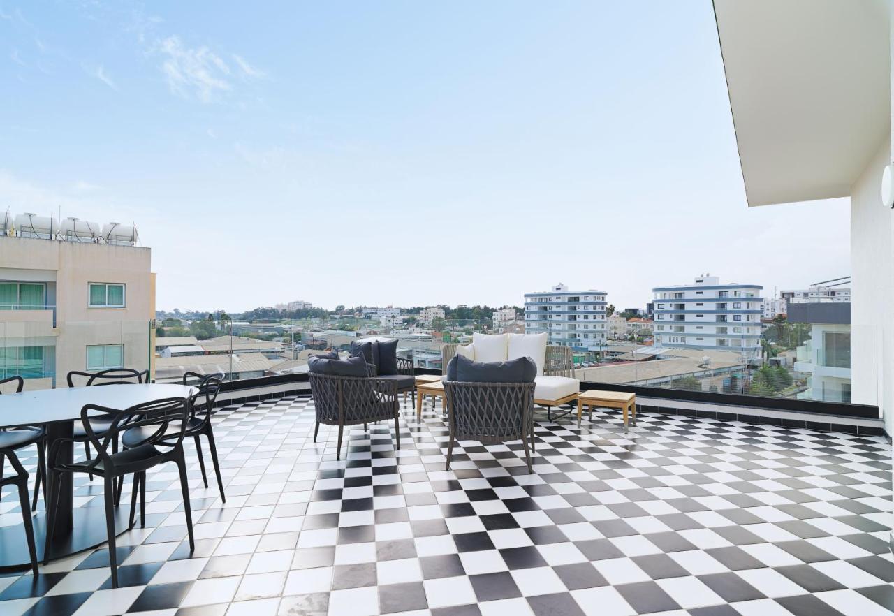 Liv The City Suites Adults Only Larnaca Eksteriør billede