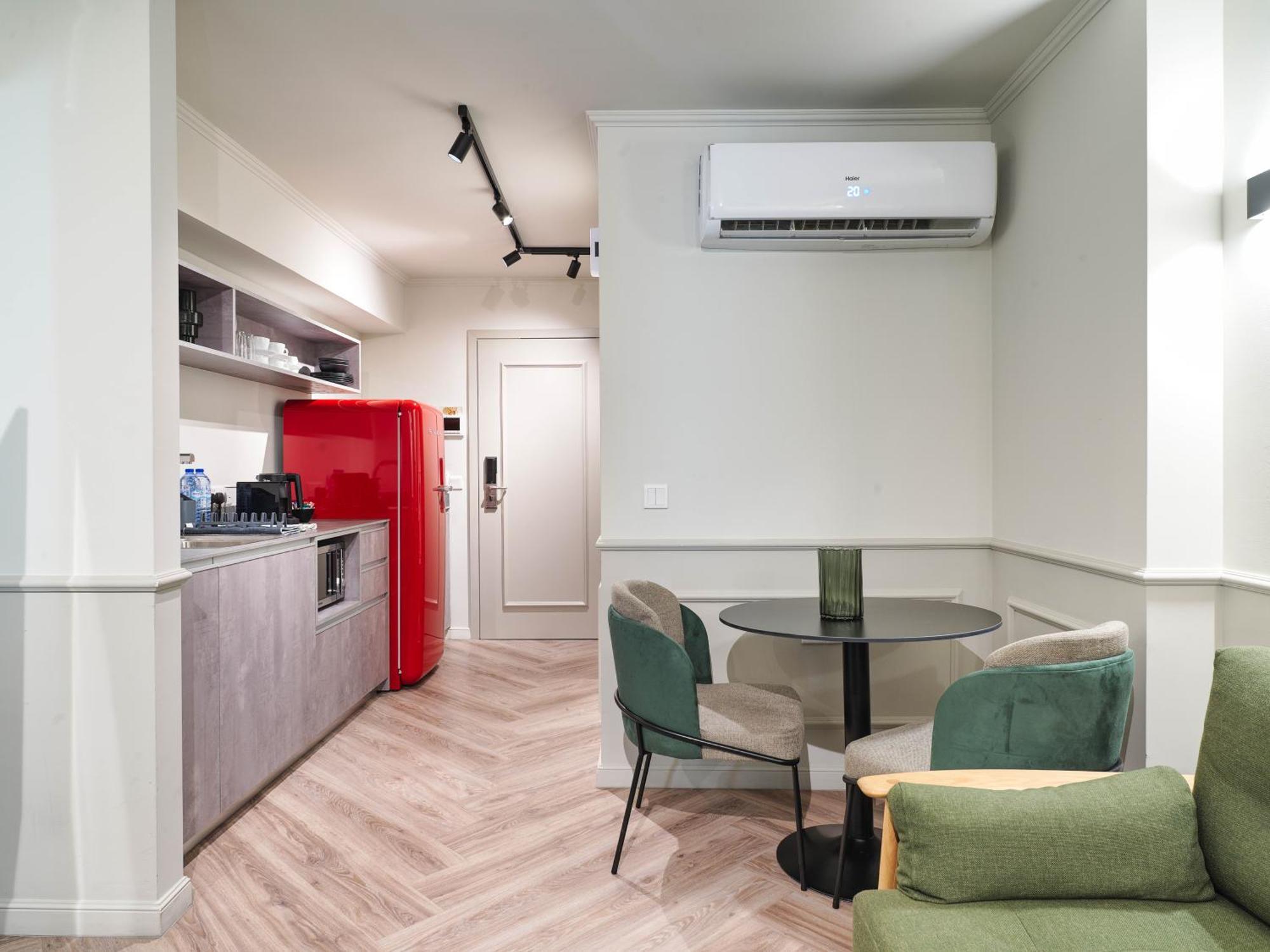 Liv The City Suites Adults Only Larnaca Eksteriør billede